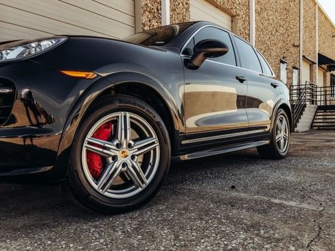 Used 2012 Porsche Cayenne Turbo AWD/4WD image 23