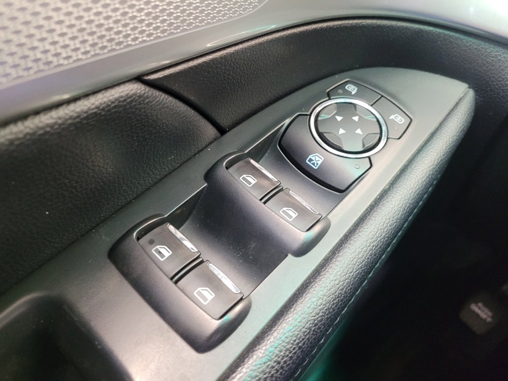 Used 2017 Ford Explorer XLT w/ Equipment Group 202A AWD/4WD image 27
