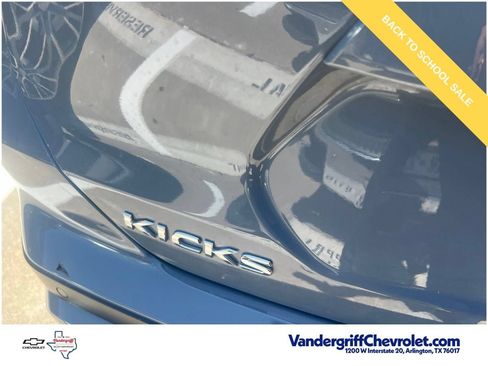 Used 2023 Nissan Kicks SR FWD image 8