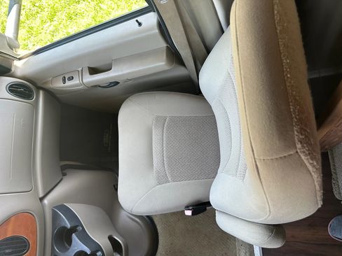 Used 2006 Ford E-450 and Econoline 450 RWD image 38