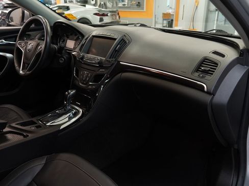 Used 2016 Buick Regal FWD image 11