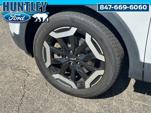 Used 2023 Kia Telluride S w/ S Sunroof Package AWD/4WD image 6