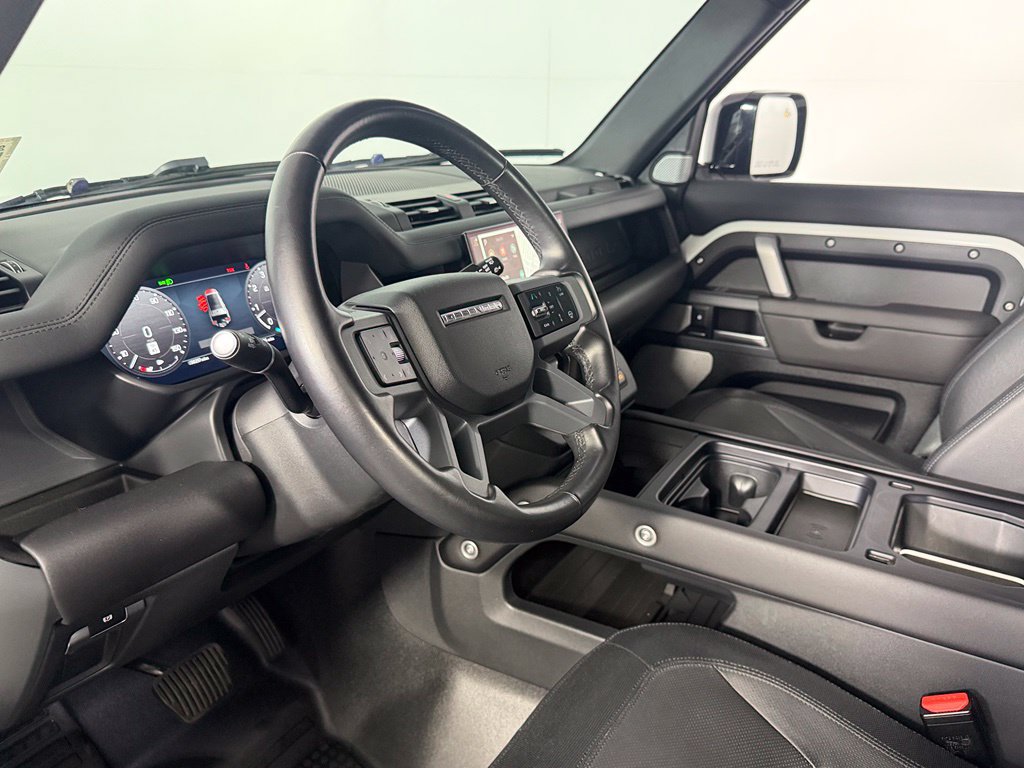 Used 2024 Land Rover Defender 130 X-Dynamic SE AWD/4WD image 13