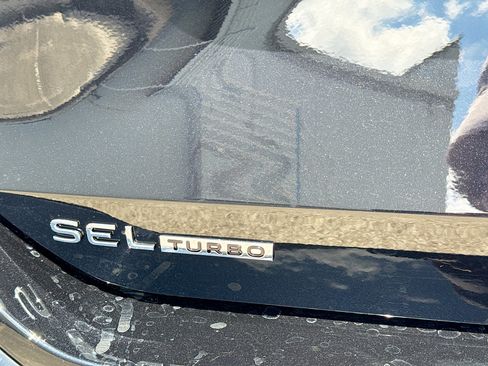 New 2026 Volkswagen Tiguan SEL R-Line AWD/4WD image 10