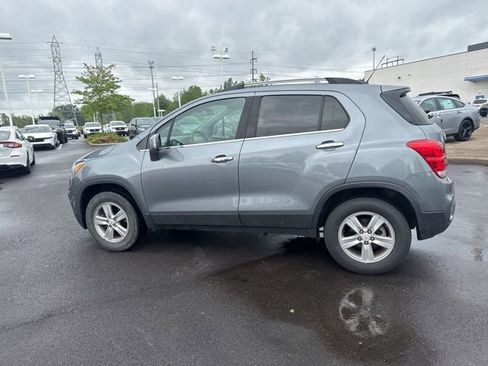 Used 2019 Chevrolet Trax LT w/ LT Convenience Package AWD/4WD image 14