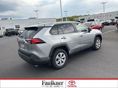 Used 2025 Toyota RAV4 LE AWD/4WD image 9