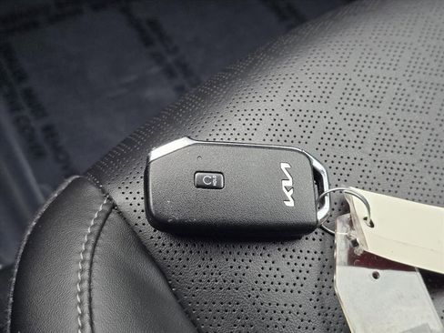 Certified 2022 Kia Sorento S image 24