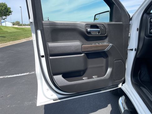 Used 2021 Chevrolet Silverado 1500 RST w/ Max Trailering Package AWD/4WD image 19