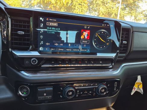 Used 2024 Chevrolet Silverado 1500 LT Trail Boss w/ LT Trail Boss Premium Package image 25