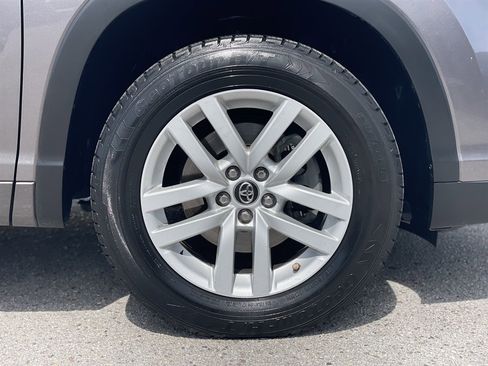 Used 2016 Toyota Highlander LE FWD image 35