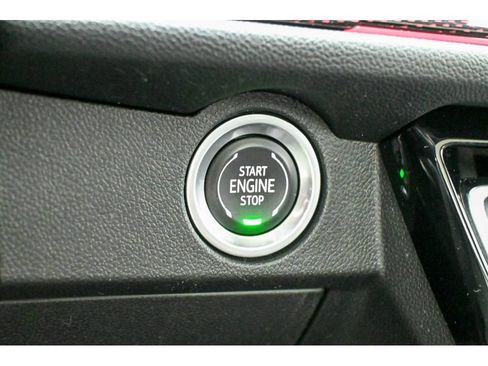 Used 2024 Chevrolet Traverse RS FWD image 48