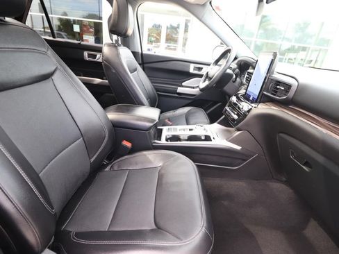 Used 2023 Ford Explorer Limited w/ Limited Technology Package RWD image 25