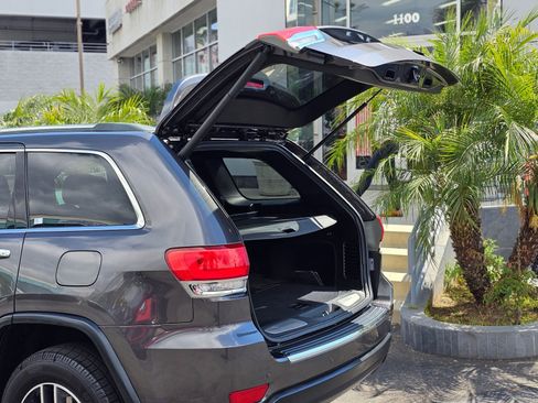 Used 2018 Jeep Grand Cherokee Limited RWD image 8