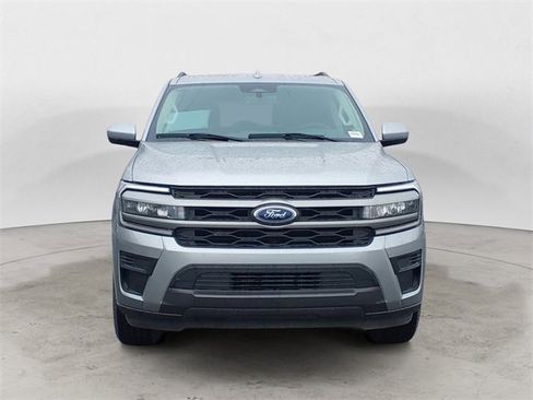 Used 2024 Ford Expedition Max XLT image 8