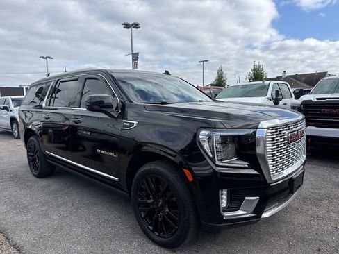Used 2023 GMC Yukon XL Denali w/ Max Trailering Package image 4