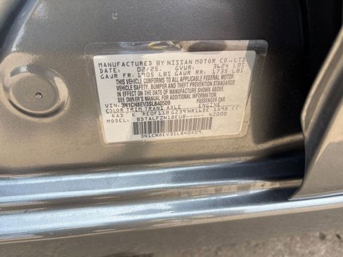 Used 2025 Nissan Versa SV FWD image 27