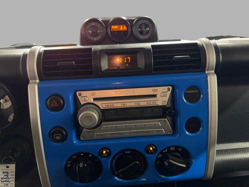 Used 2007 Toyota FJ Cruiser 4WD image 16