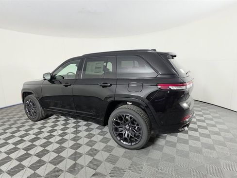 New 2025 Jeep Grand Cherokee Summit image 6