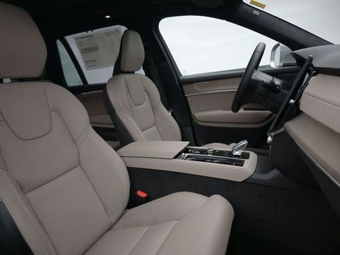 New 2026 Volvo XC90 B6 Ultra w/ Lounge Package image 36