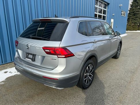 Used 2021 Volkswagen Tiguan SE image 3