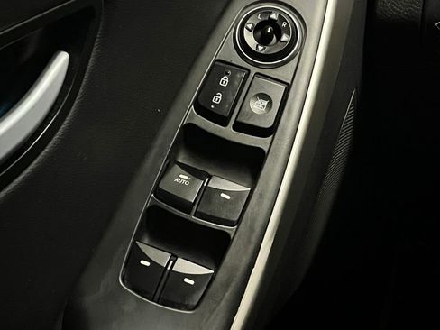 Used 2015 Hyundai Elantra GT w/ Option Group 02 FWD image 13