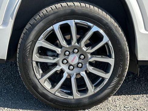 Used 2021 GMC Acadia Denali w/ Denali Ultimate Package AWD/4WD image 45