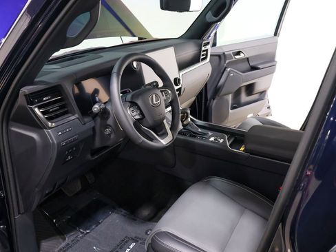 Used 2026 Lexus GX 550 image 28