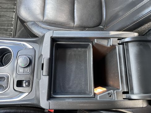 Used 2018 Chevrolet Traverse Premier w/ LPO, Floor Liner Package AWD/4WD image 45