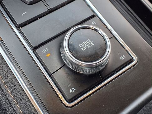 Used 2022 Ford Expedition XLT image 14