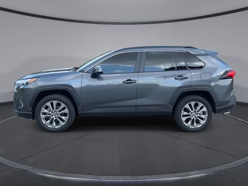 Used 2023 Toyota RAV4 XLE Premium FWD image 5