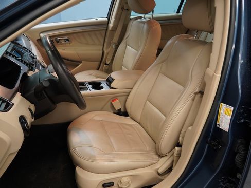 Used 2018 Ford Taurus SEL image 3