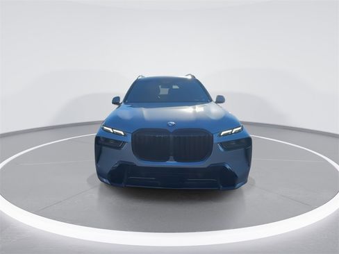 Used 2023 BMW X7 xDrive40i w/ M Sport Package image 3