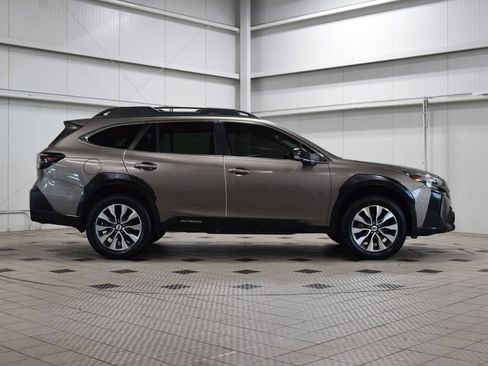 Used 2023 Subaru Outback Limited AWD/4WD image 9