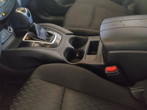 Used 2020 Nissan Rogue S AWD/4WD image 26