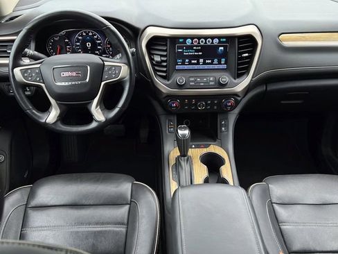 Used 2018 GMC Acadia Denali w/ Technology Package AWD/4WD image 11