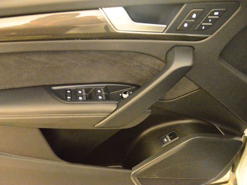 Used 2022 Audi SQ5 Premium Plus w/ Premium Plus Package image 30