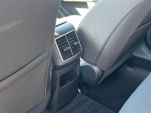 Used 2025 Kia Sportage LX FWD image 23