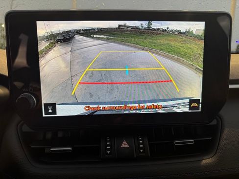 Used 2024 Toyota RAV4 XSE AWD/4WD image 20