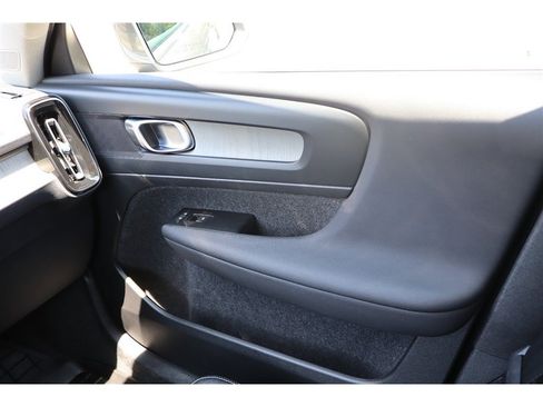 Used 2022 Volvo XC40 T5 Inscription AWD/4WD image 22