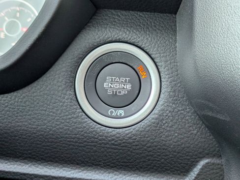 New 2026 RAM 1500 4x4 Crew Cab image 30