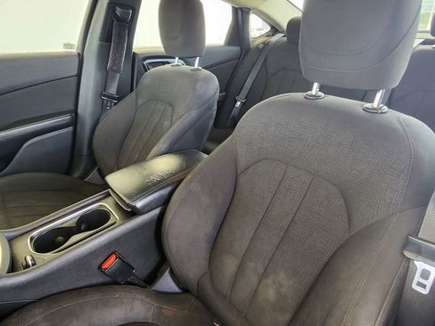 Used 2016 Chrysler 200 Limited FWD image 12