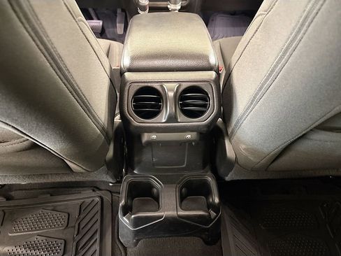 Used 2019 Jeep Wrangler Unlimited Sport S image 17