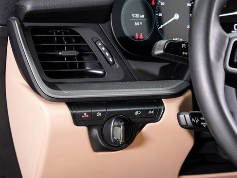 Used 2023 Porsche 911 Carrera image 10