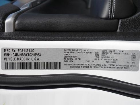 New 2026 Jeep Grand Cherokee Limited w/ Luxury Tech Group II image 23