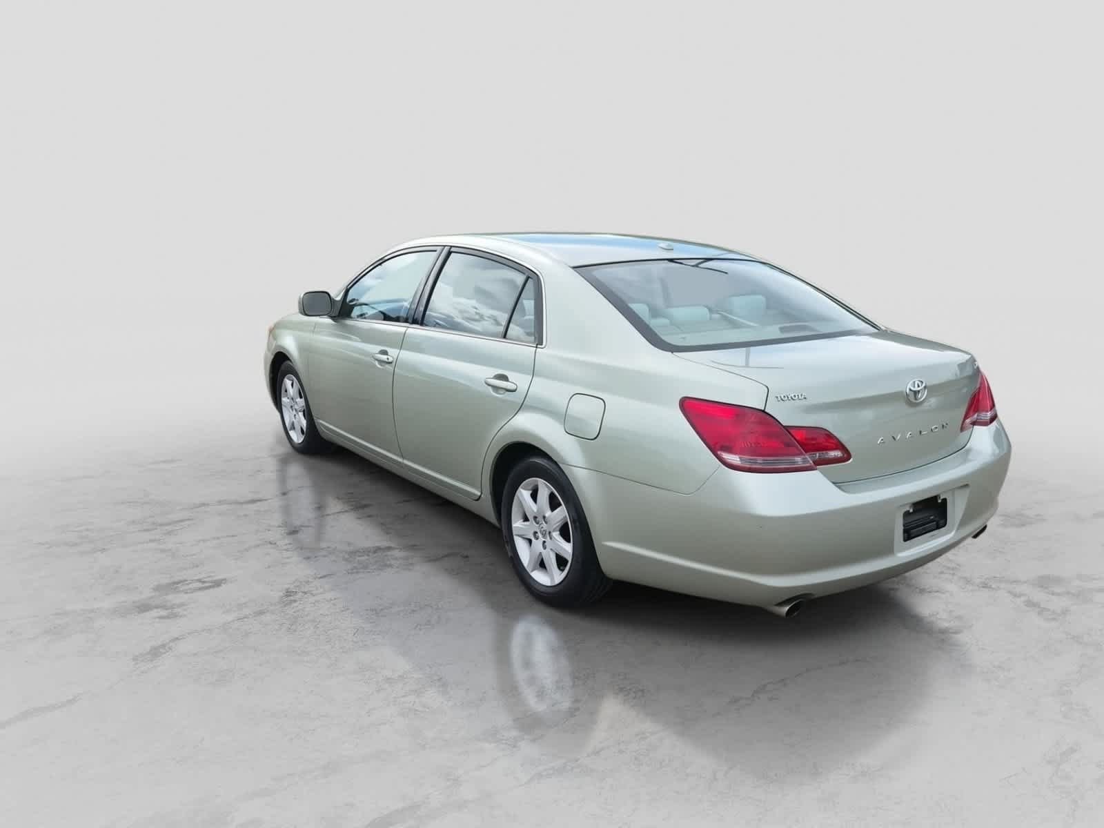 Used 2009 Toyota Avalon XL FWD image 6