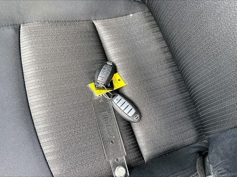 Used 2025 Nissan Altima 2.5 SV FWD image 35