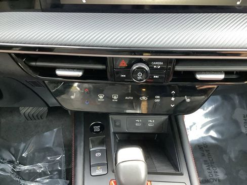 Used 2025 Nissan Kicks SR w/ SR Premium Package image 22