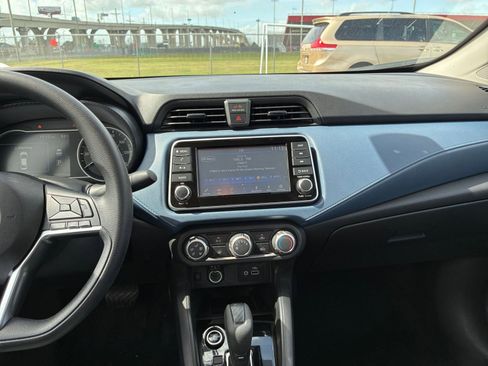 Used 2025 Nissan Versa SV image 14