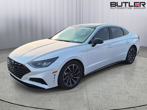 Used 2020 Hyundai Sonata SEL Plus w/ Tech Package FWD image 2