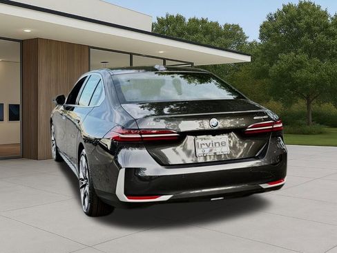 New 2026 BMW i5 eDrive40 w/ Premium Package RWD image 11